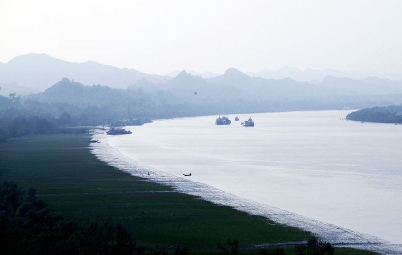 Myanmar BGP opens fire on Bangladeshi fishermen in Naf River