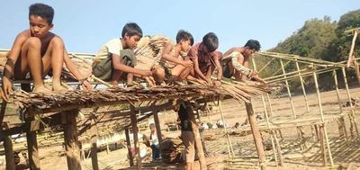 High school students in IDP camps continue to face difficulties in enrolling