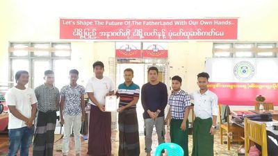 Muslim students in Sittwe donate cash for Rakhine IDPs