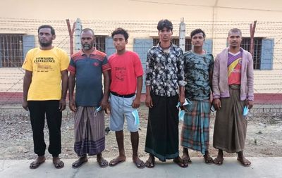 Myanmar hands over six Bangladeshi fishermen