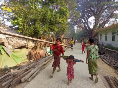Kyauk Taw IDP camp moves to new place without government assistance