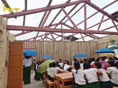 Students compelled to attend classes at Mocha's ruined schools   