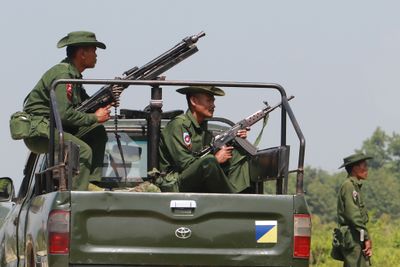 8 relief cars from Yangon prevented at Mrauk U military gate