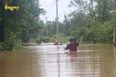Thousands evacuated due to Laymyo river flood in Mrauk U, Minbya