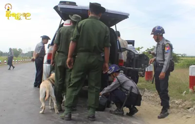 Junta checkpoints continue checking passengers with photograph