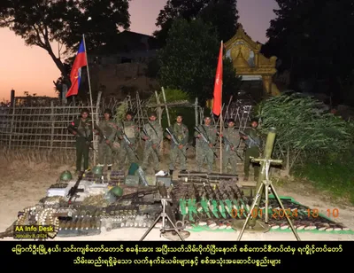 Six junta soldiers including a major and a captain surrender to AA in Mrauk-U
