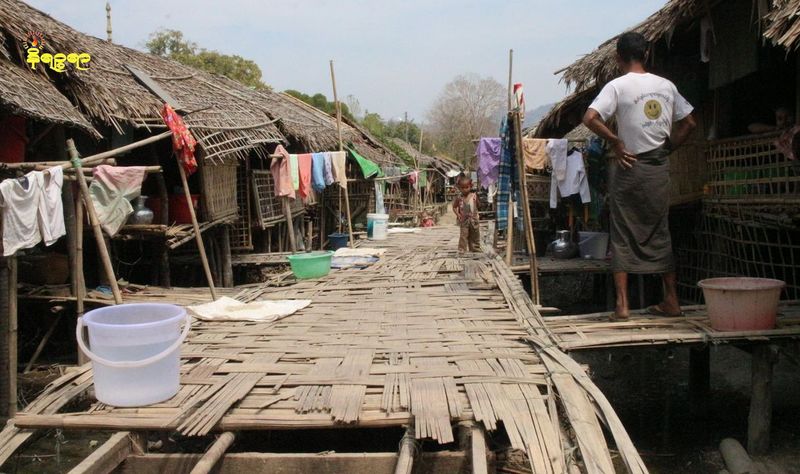 20 IDP Sittwe camps run without government rice-supplies for two months