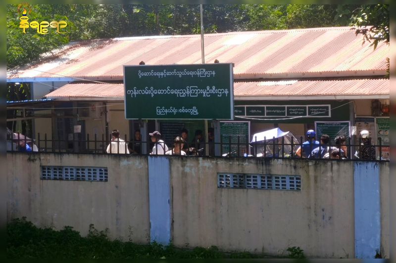 Sittwe motor cyclists complain registration fees as exorbitant 