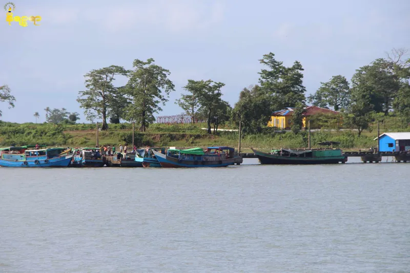2 more military camps in Rathedaung found deserted